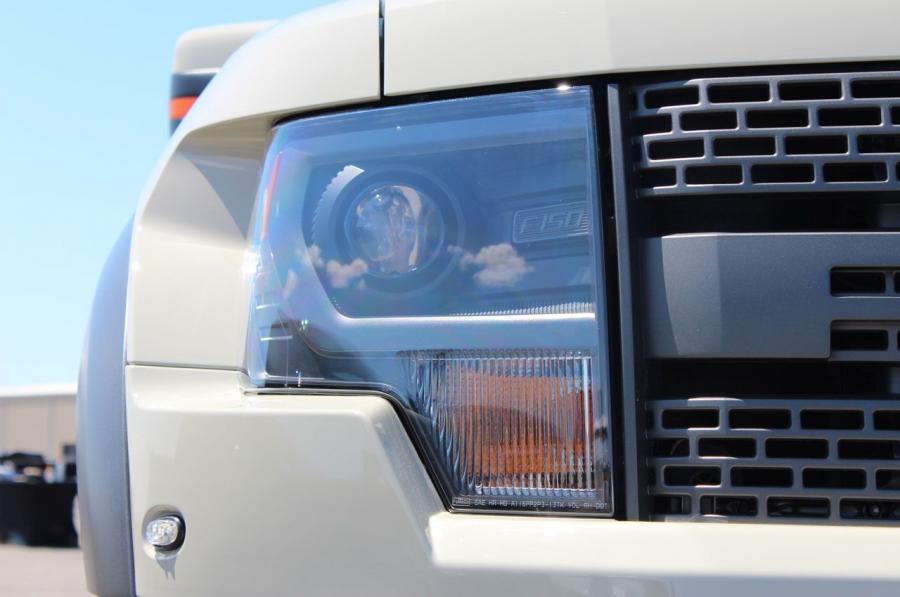  Ford F-150 SVT Raptor 2013 года  (фото 5 из 45)